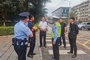 徐静雨：快船现在大有顶替掘金统治西部的架势 打谁都是压着打